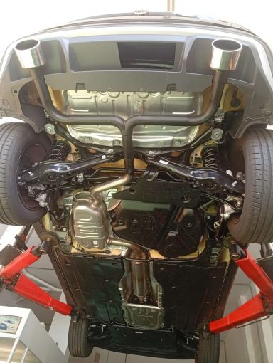 Linea trasera con 2 colas